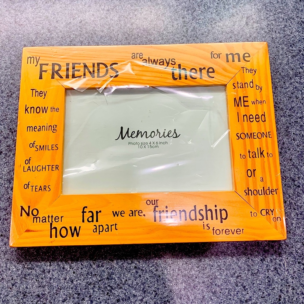 NWT FRIENDS PHOTO FRAME